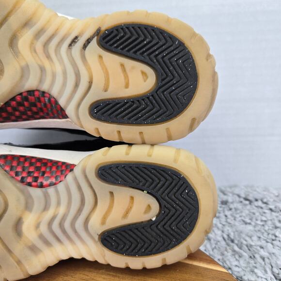 Jordan 11 Retro Low 72-10 GS Black Red Athletic Daily Sneaker Kids 7Y 528896-001 - Picture 11 of 13